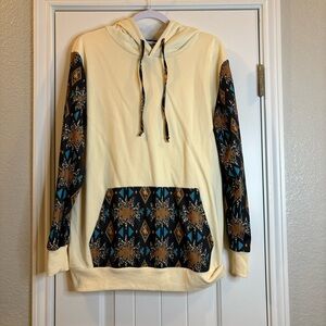 NWOT Prissy Jane Cream Tribal Western Pattern Lightweight Hoodie